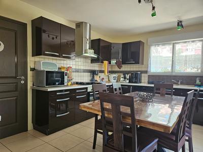 Maison - 203 m² - 7 pièces