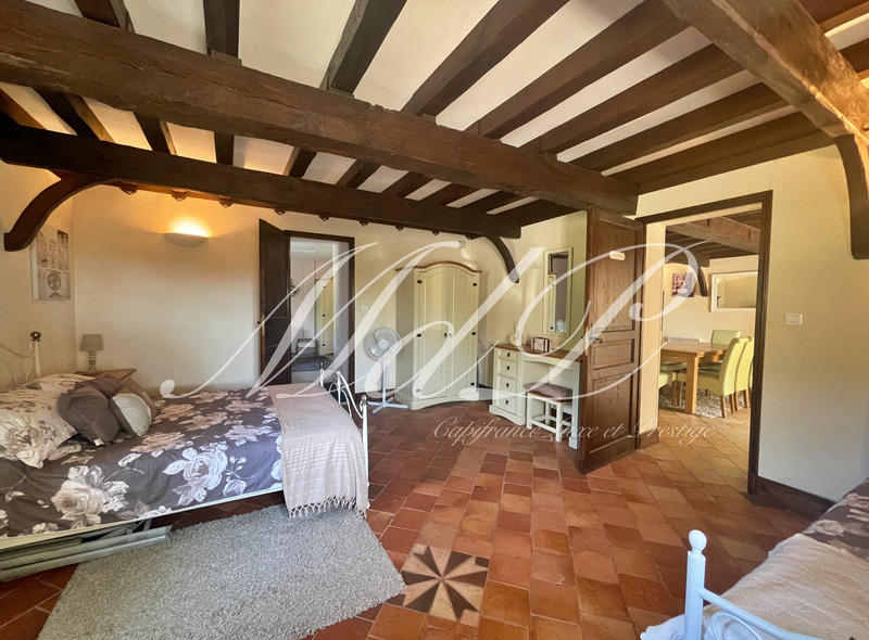 Maison de campagne - 360 m² - 11 pièces