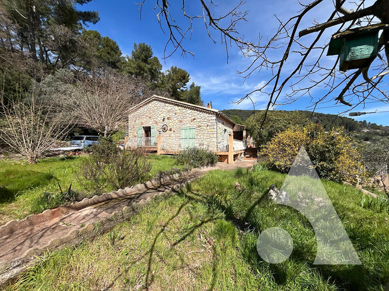 Maison - 290 m² - 10 pièces