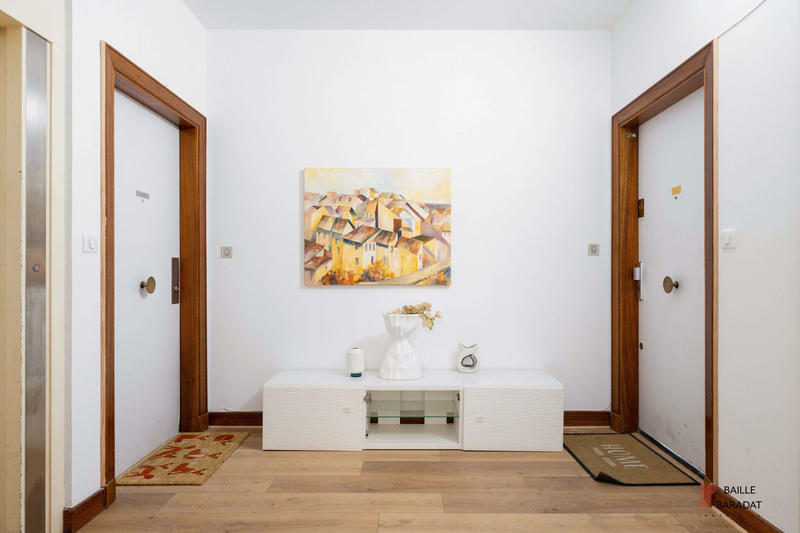 Appartement - 89 m² - 3 pièces