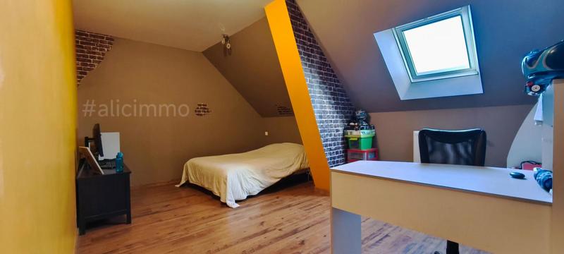 Maison - 300 m² - 8 pièces