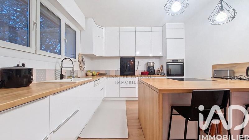 Maison - 177 m² - 7 pièces