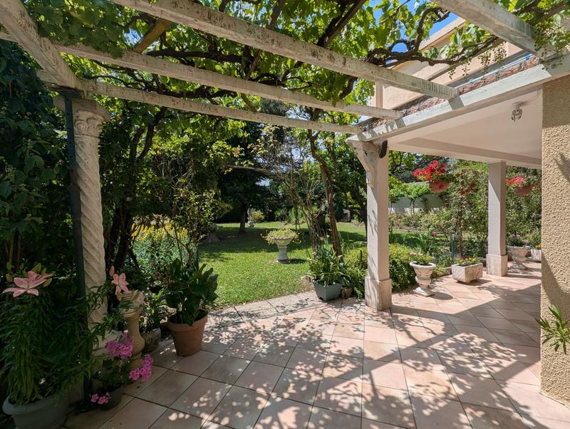 Maison - 201 m² - 7 pièces