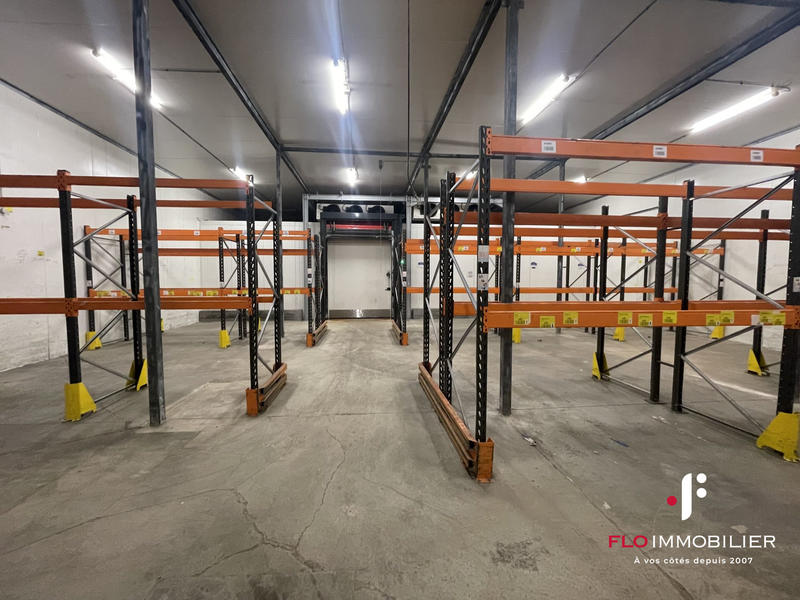 Local d'activités - 2 272 m²