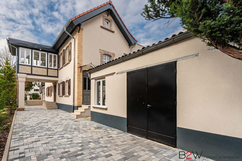 Maison contemporaine - 220 m² - 8 pièces