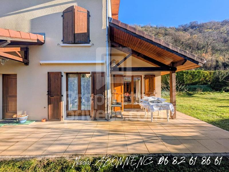 Maison - 166 m² - 6 pièces