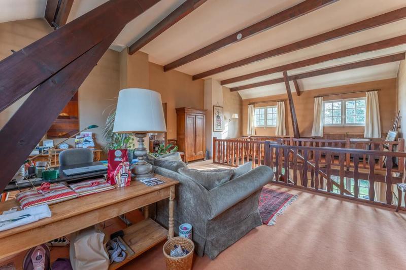 Maison - 211 m² - 6 pièces