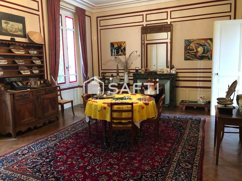 Maison - 550 m² - 15 pièces