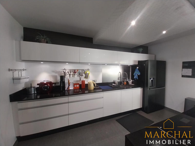 Villa - 251 m² - 8 pièces