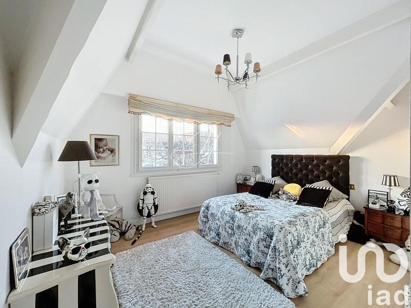 Maison - 190 m² - 8 pièces