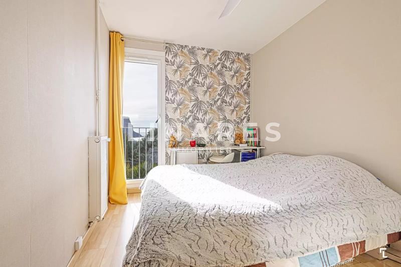 Appartement - 93 m² - 5 pièces