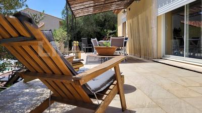 Maison provençale - 139 m² - 6 pièces