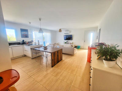 Maison - 93 m² - 4 pièces