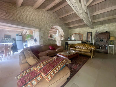 Maison - 365 m² - 12 pièces