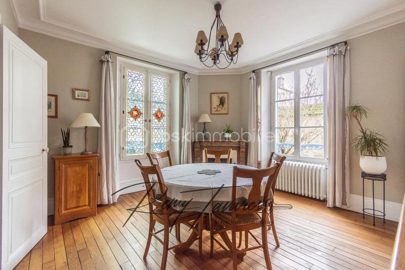 Demeure - 170 m² - 7 pièces