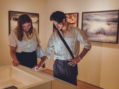 Regards de commissaire : une cité ouvrière parmi les stations balnéaires. Dives-sur-Mer et son usine de 1890-1940