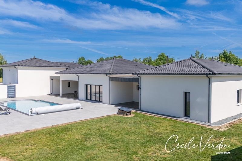 Maison - 226 m² - 9 pièces