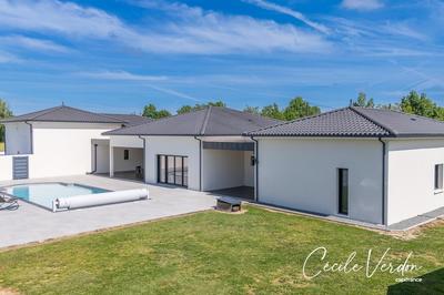 Maison - 226 m² - 9 pièces