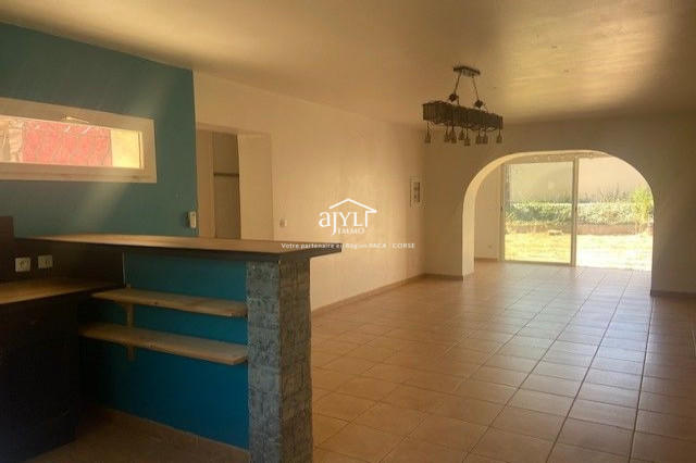 Maison - 99 m² - 4 pièces