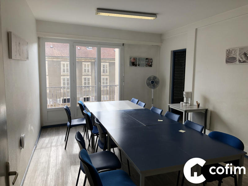 Bureau - 90 m² - 4 pièces