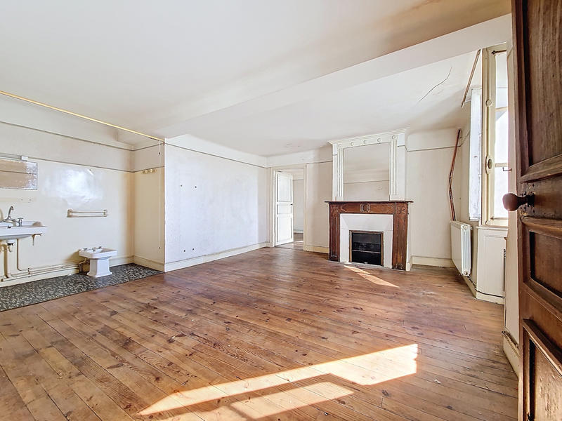 Maison - 550 m² - 14 pièces