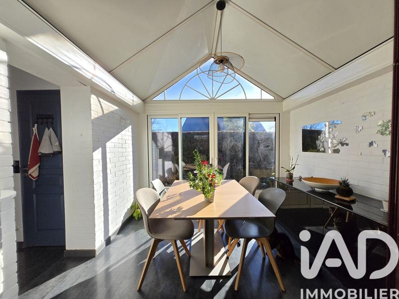 Maison - 208 m² - 8 pièces