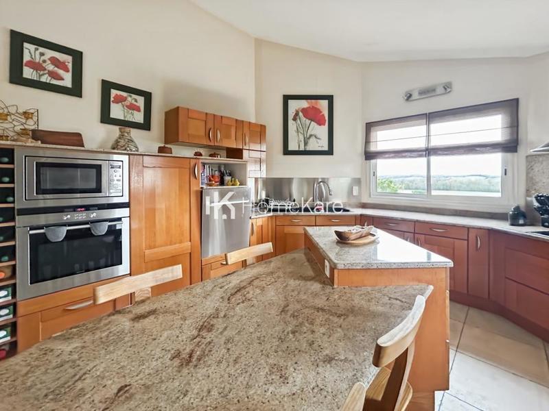 Villa - 185 m² - 7 pièces