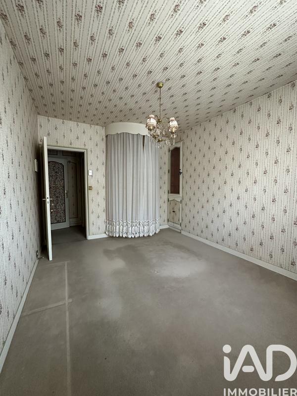 Maison - 322 m² - 9 pièces