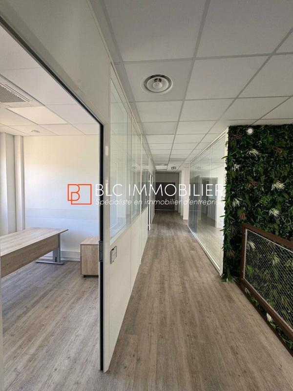 Bureau - 642 m²