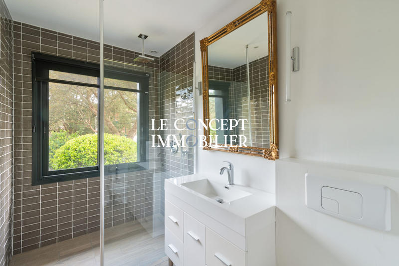 Maison - 200 m² - 7 pièces