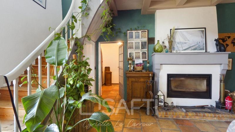 Maison - 230 m² - 6 pièces