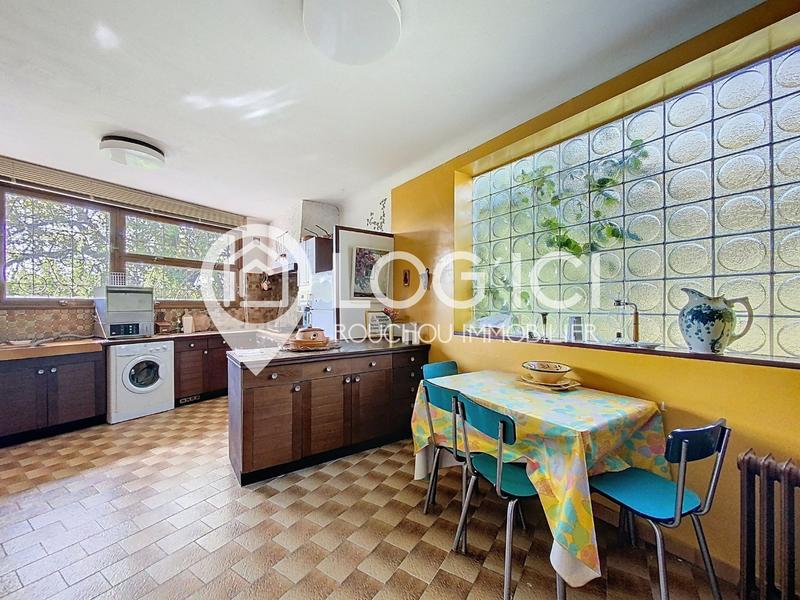 Maison - 246 m² - 7 pièces