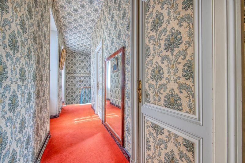 Maison - 201 m² - 7 pièces