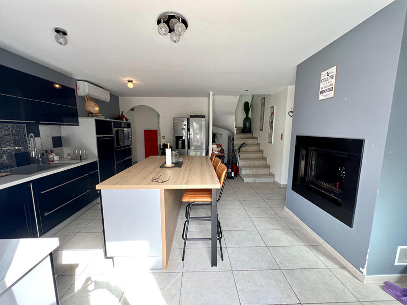 Maison - 280 m² - 10 pièces