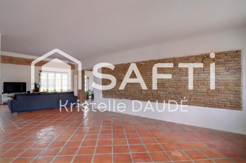 Maison - 302 m² - 7 pièces