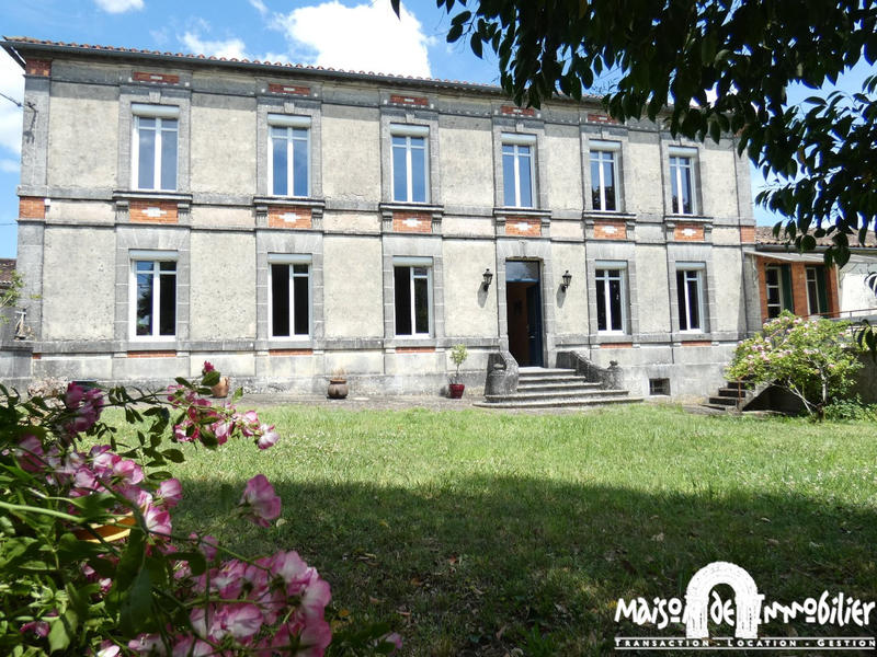 Maison - 285 m² - 7 pièces