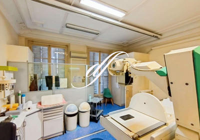 Local commercial - 178 m² - 9 pièces