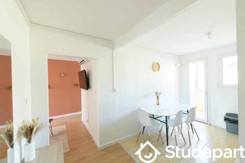 Chambre - 9 m² - 1 pièce