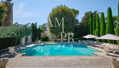 Villa - 520 m² - 10 pièces