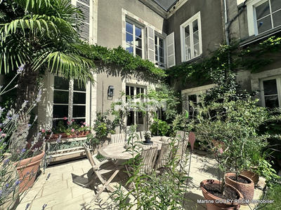 Maison - 290 m² - 11 pièces