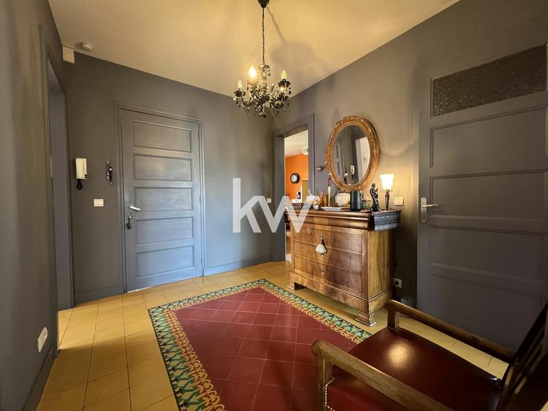 Maison de maîtres - 355 m² - 9 pièces