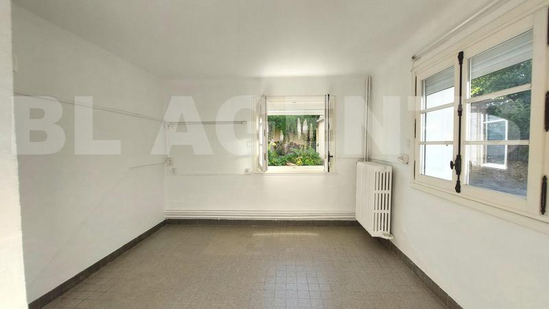 Maison - 295 m² - 9 pièces