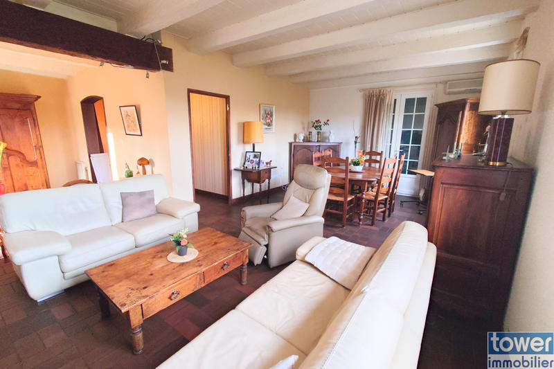 Maison - 220 m² - 10 pièces