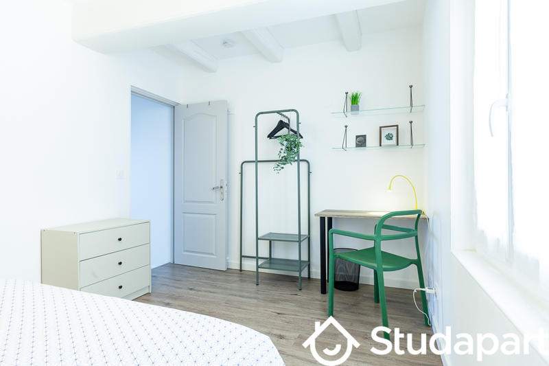 Chambre - 11 m² - 1 pièce