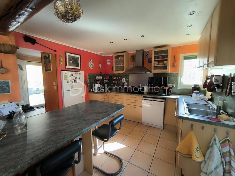 Propriété - 203 m² - 8 pièces