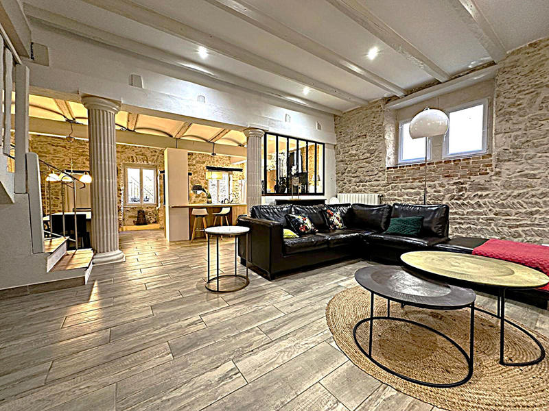 Maison - 215 m² - 6 pièces