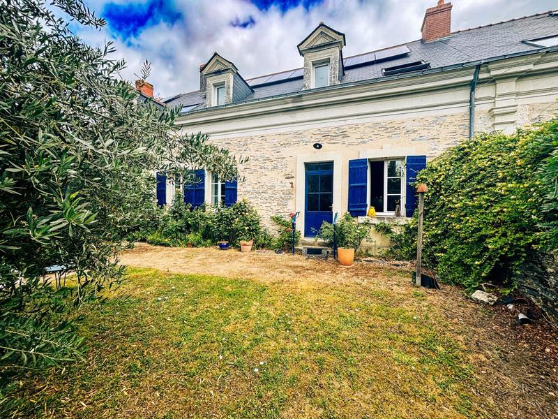 Maison - 300 m² - 13 pièces