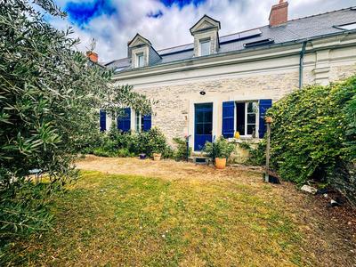 Maison - 300 m² - 13 pièces