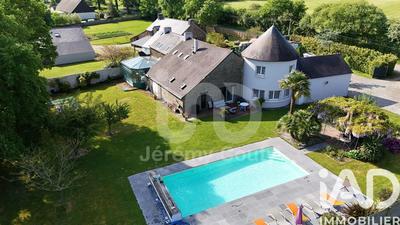 Maison - 332 m² - 12 pièces