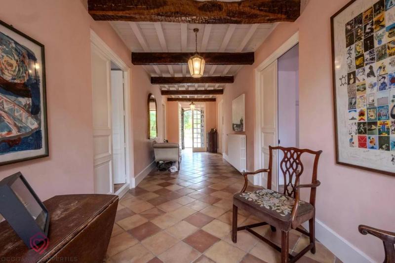 Propriété - 520 m² - 13 pièces